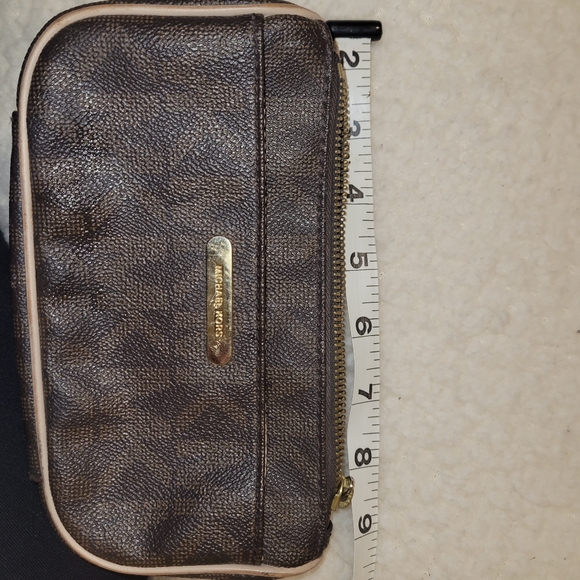 Michael Kors cosmetic case - Picture 11 of 11
